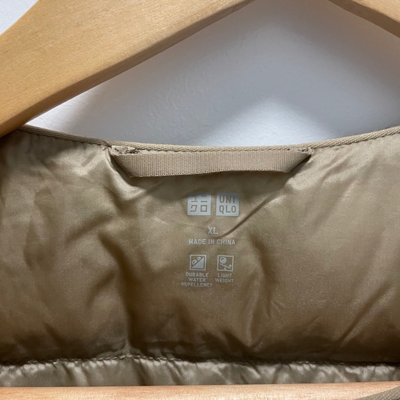 Uniqlo V-Neck Packable Puffer Vest - Picture 3 of 5
